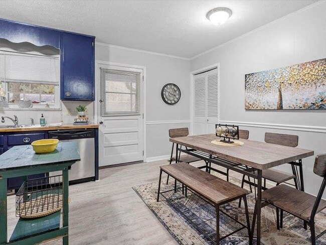 Building Photo - 1835 Portland Ave