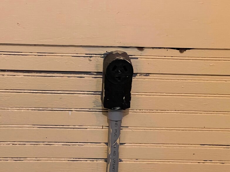 Dryer Hook Up - 607 John D Shaw St