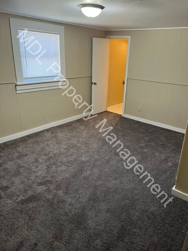 Primary Photo - 727 N Hamilton St