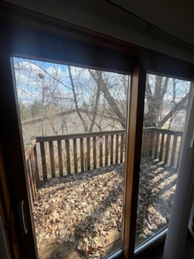 Building Photo - PRICE DROP! Charming 3 bed 2.5 bath Townhome! *6-MONTH LEASES ACCEPTED!*