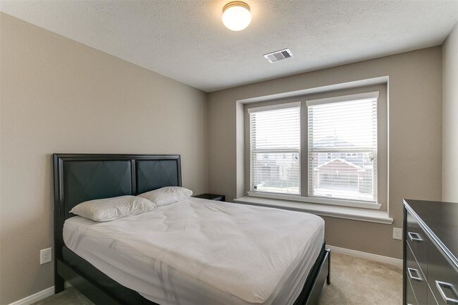 Building Photo - 16410 Mueschke Rd