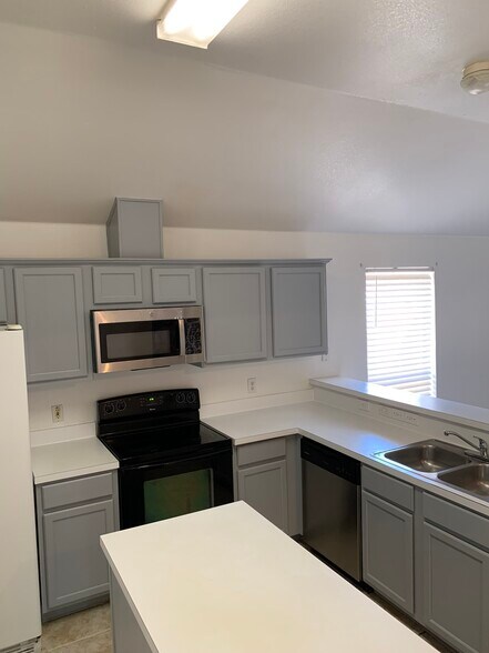 Building Photo - 4838 Orchard Ridge Dr