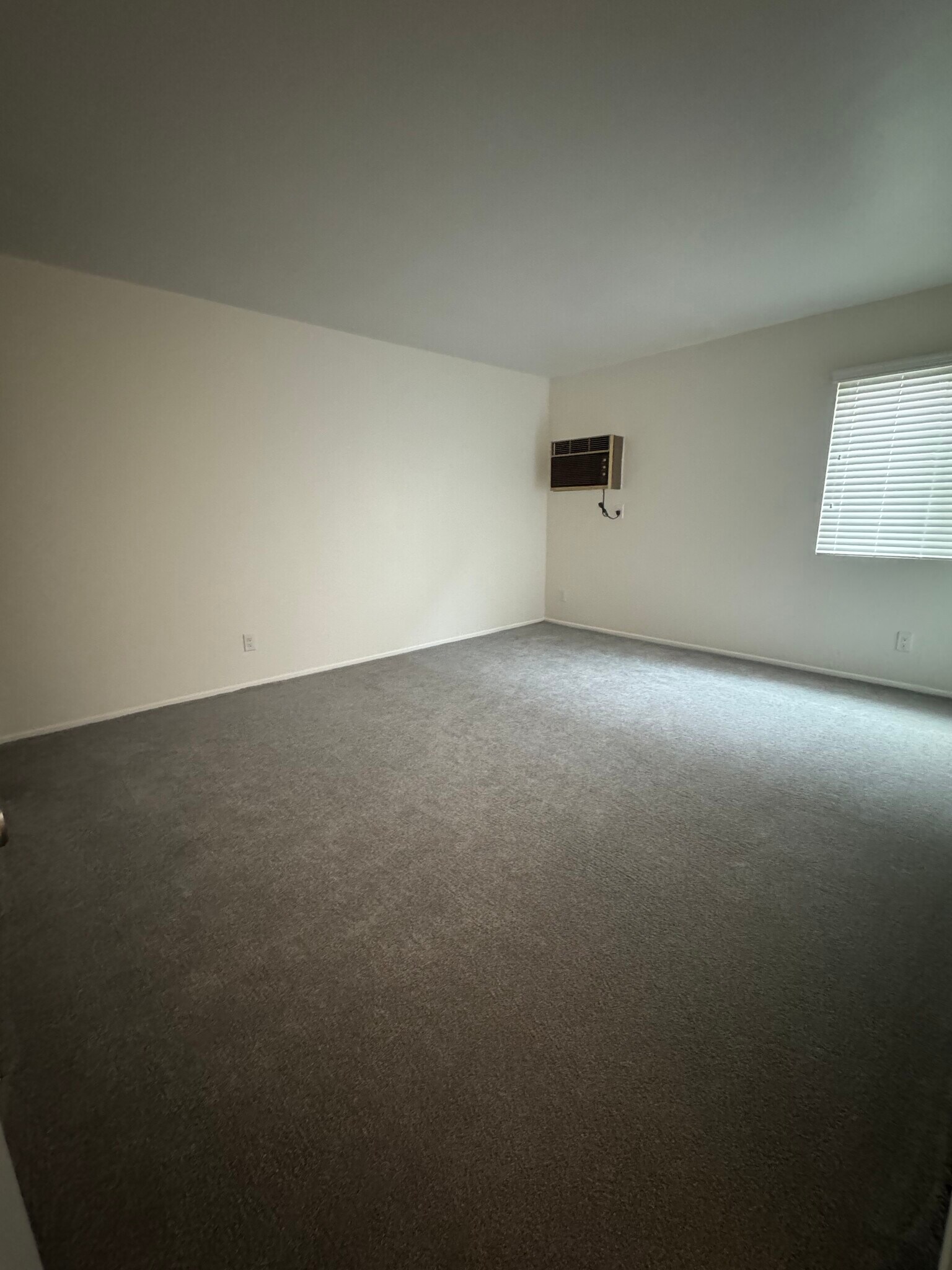 Building Photo - 18535 Saticoy St