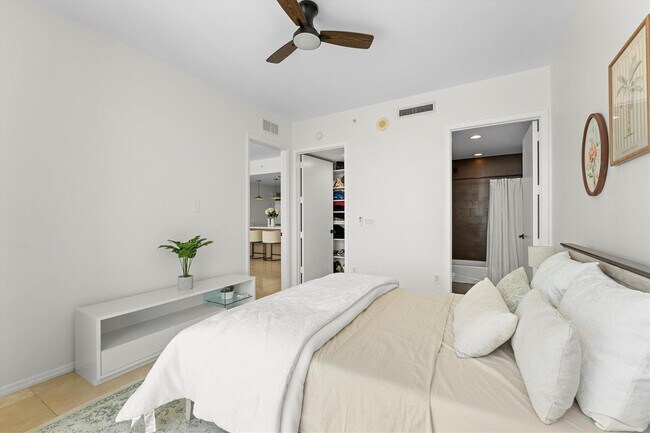 Building Photo - 1040 Biscayne Blvd