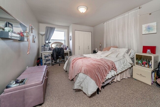 Building Photo - 2353 Sidney St