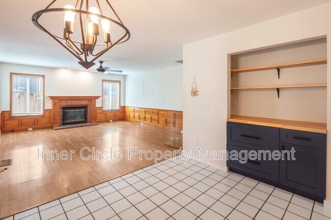 Building Photo - 512 Bluerock Dr