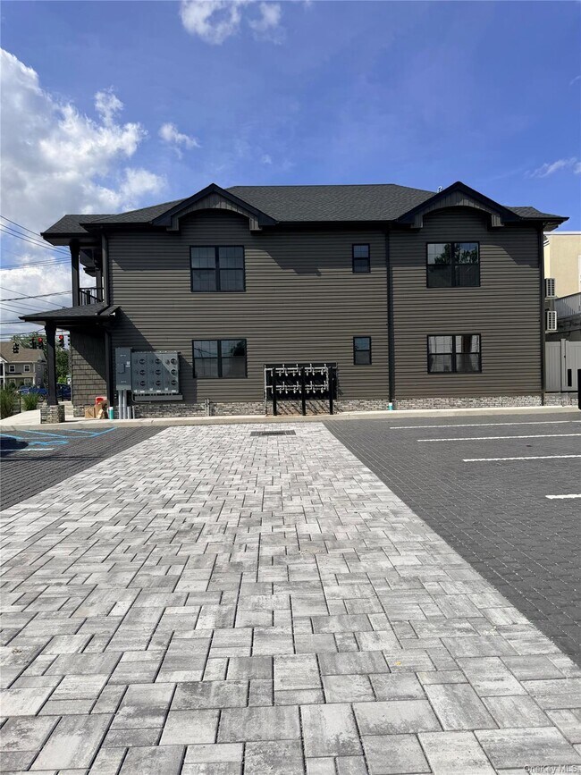 Building Photo - 1220 Doges Promenade