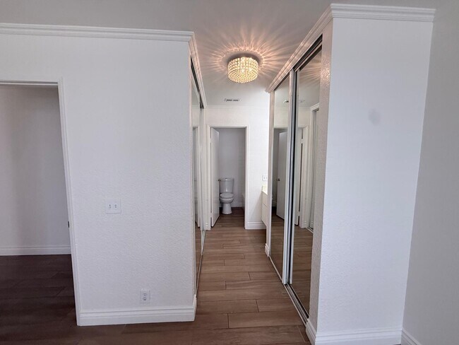 Building Photo - 10888 Aderman Ave