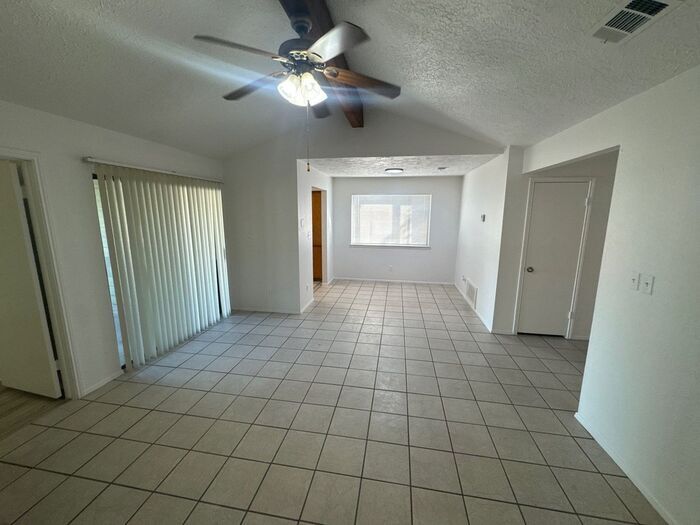 Building Photo - 1318 Marlton St