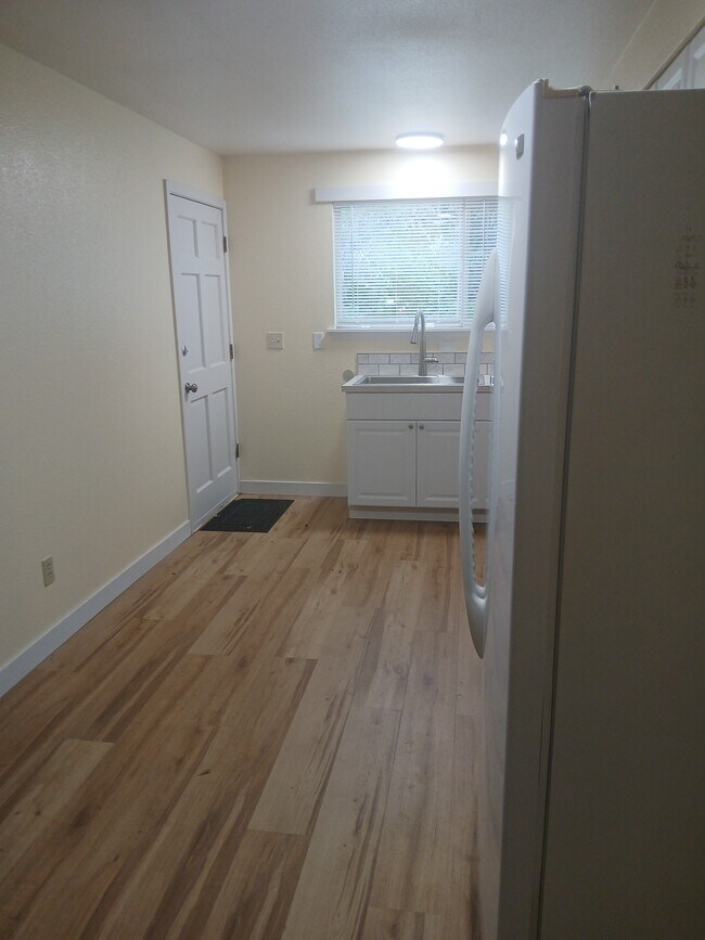 Building Photo - 7622 Chinook Ave