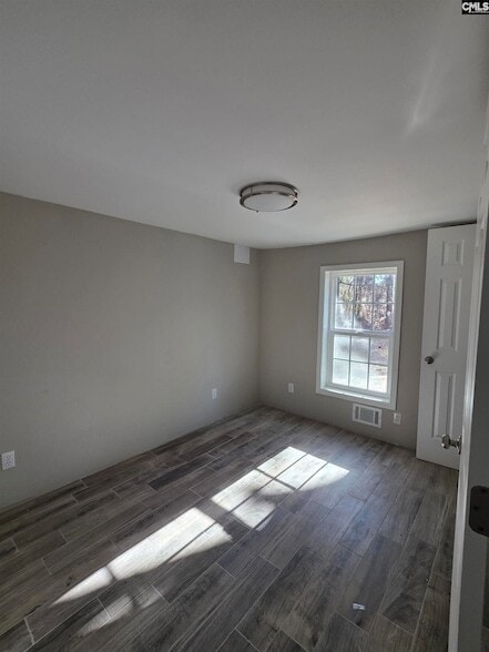 Building Photo - 105 Woodland Dr