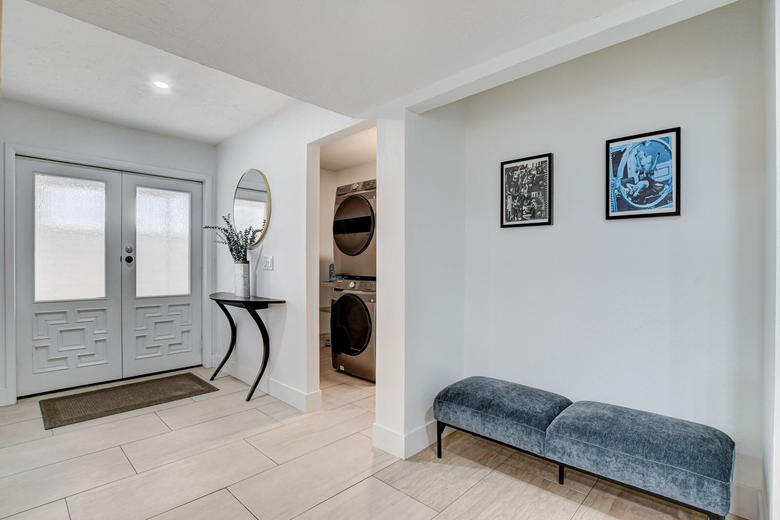 Building Photo - 945 Vegas Valley Dr