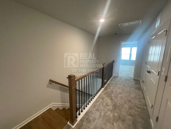 Building Photo - Brand New 3bd/2.5BA END UNIT townhome in F...