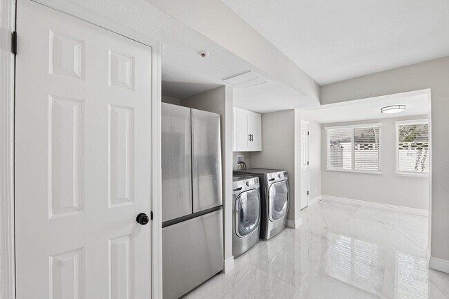 Building Photo - 7826 E Heatherbrae Ave