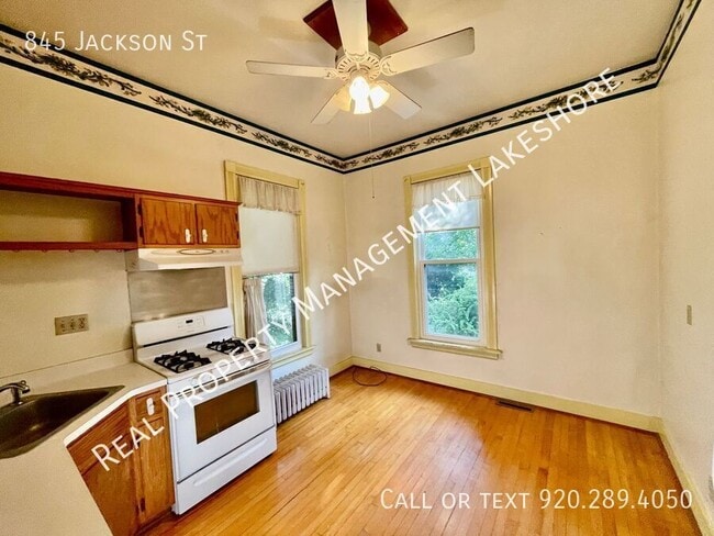 Building Photo - 845 Jackson St
