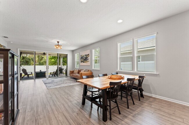 Building Photo - Serenity in Green Cove Springs!