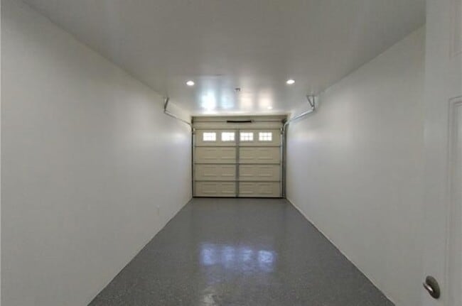 Building Photo - 13714 Hoyt St