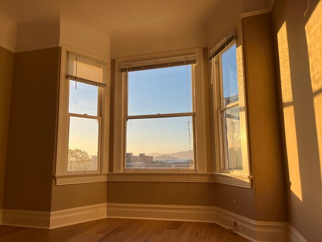 Building Photo - 445 Chestnut St