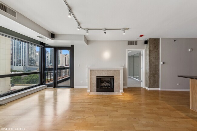 Building Photo - 1212 N Wells St