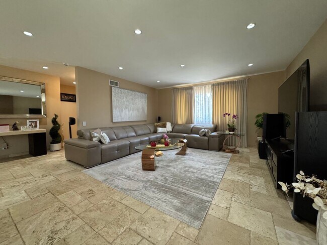 Building Photo - Luxurious Oasis with Resort-Style Pool and...