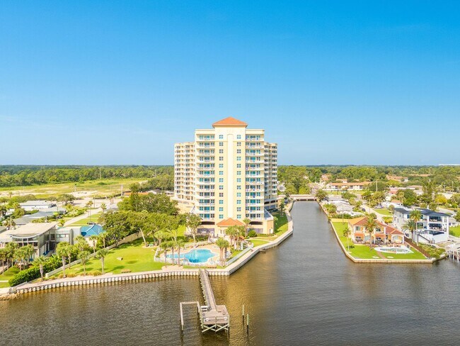 Building Photo - GORGEOUS Waterfront Condo in South Daytona