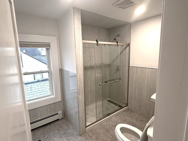 Building Photo - 61 Chapel St