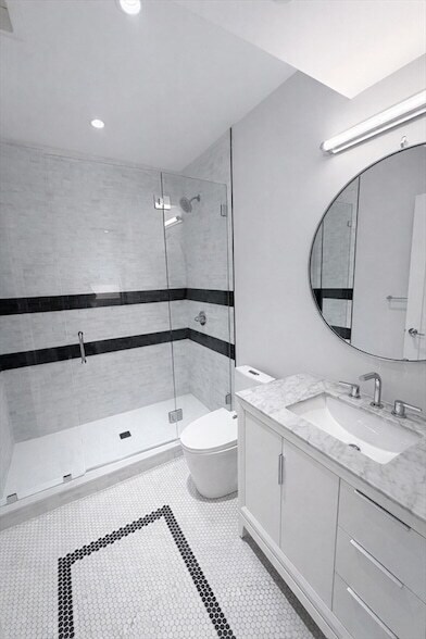 Building Photo - 65 L St