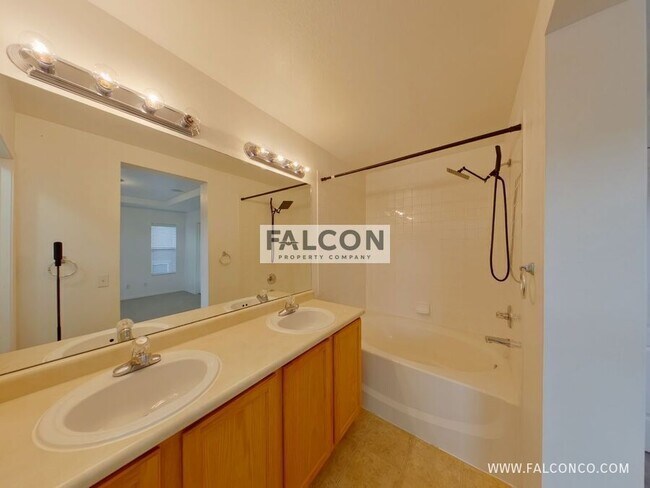 Building Photo - 6627 Silverwind Cir