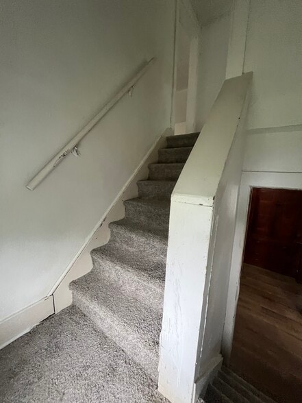 Building Photo - 2233 18th St SW