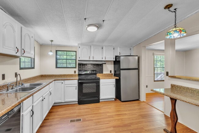 Building Photo - 234 Mill Pond Rd