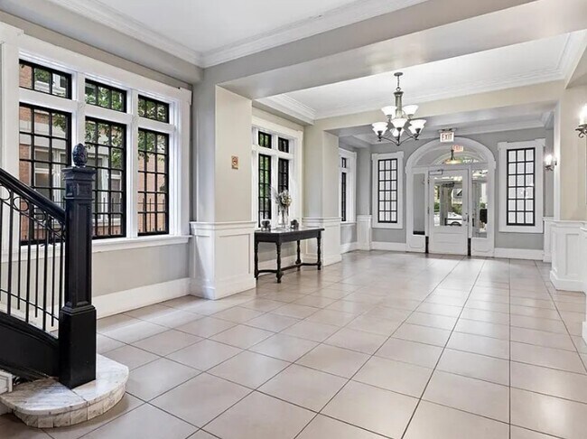 Building Photo - Sheridan