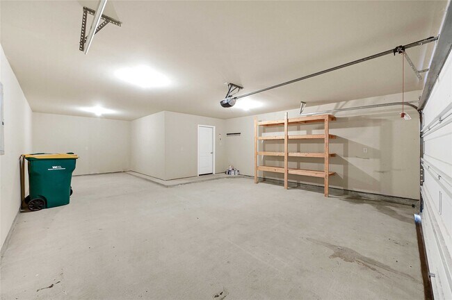 Building Photo - 28011 Hallimore Dr