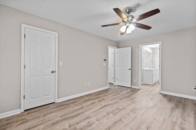 Building Photo - 631 Saddlewood Dr