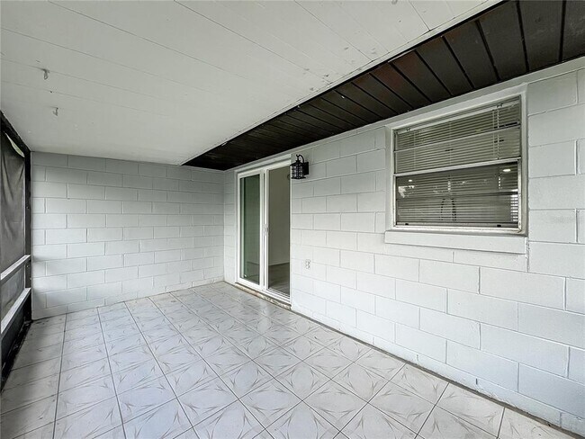 Building Photo - 7609 Winter Shade Dr