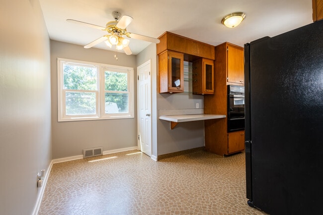 Building Photo - 5713 Spaulding St