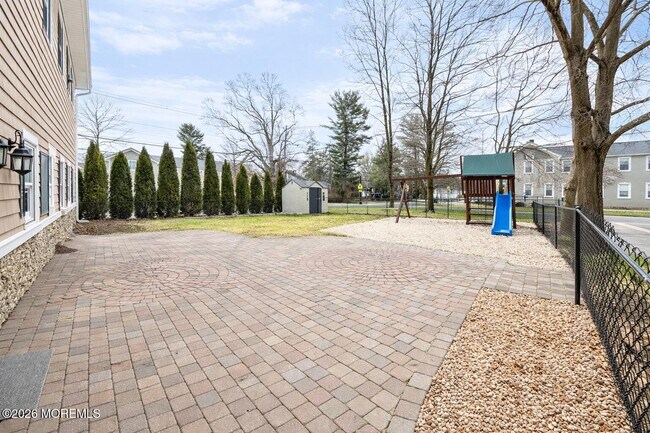 Building Photo - 101 Main St