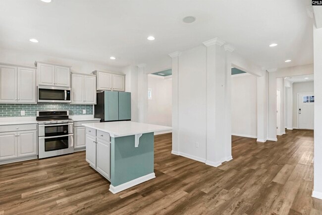 Building Photo - 728 Bustling Br Ln