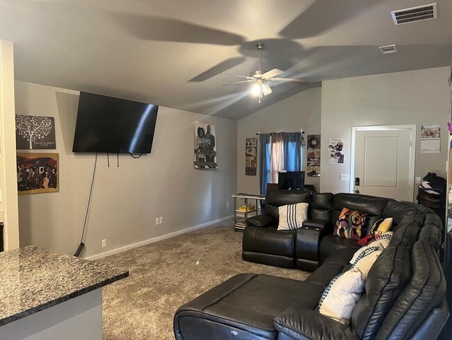 Building Photo - 1303 Terra Cotta St