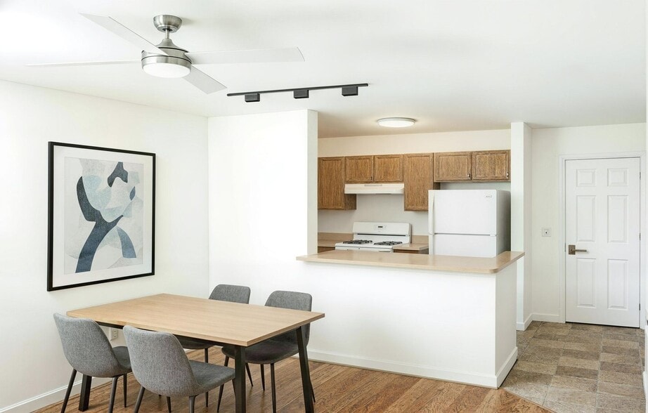 Primary Photo - Heron Pond 55+ Apartments