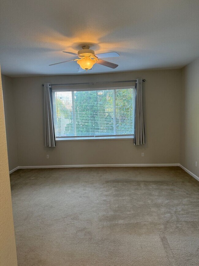 Building Photo - Everything you wanted