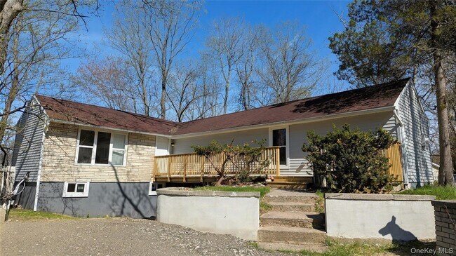 Building Photo - 8 Teatown Ct