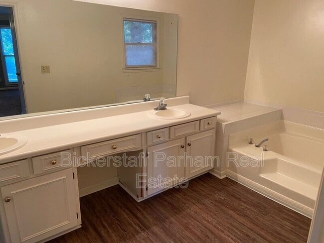 Building Photo - 7405 Cedar Creek Loop