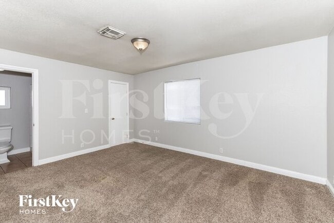 Building Photo - 1692 Capistrano Ave
