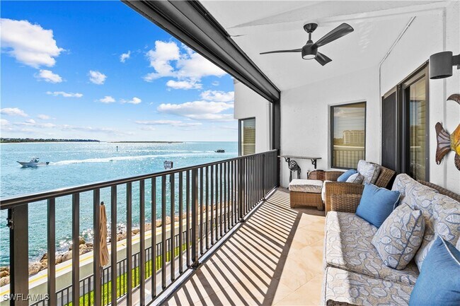 Building Photo - 524 La Peninsula Blvd