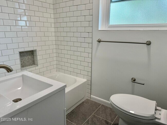 Building Photo - 3859 Via De La Reina