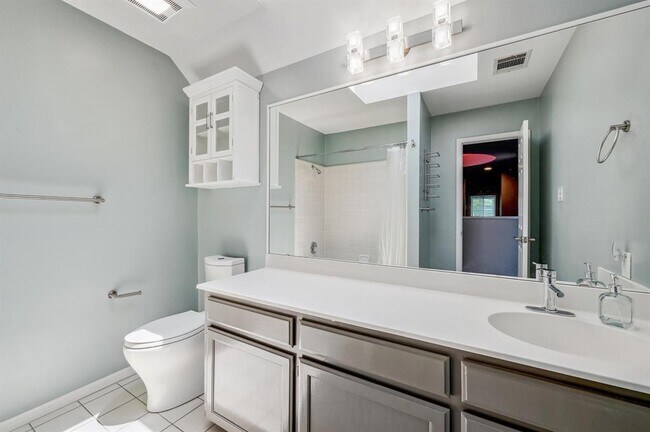 Building Photo - 8108 Asmara Dr