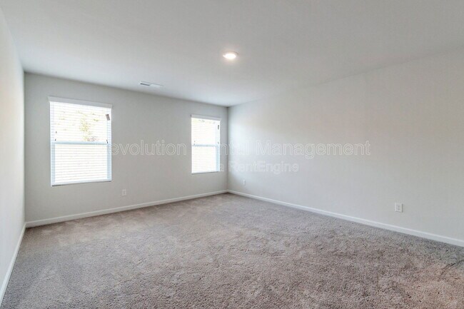 Building Photo - 101 Tumbling Waters Trl