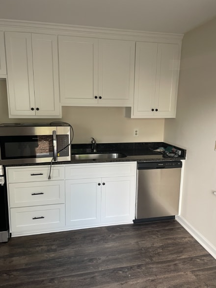 Building Photo - 102 Raleigh St