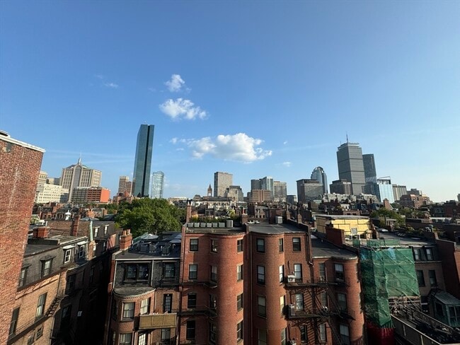 Building Photo - 265 Beacon St