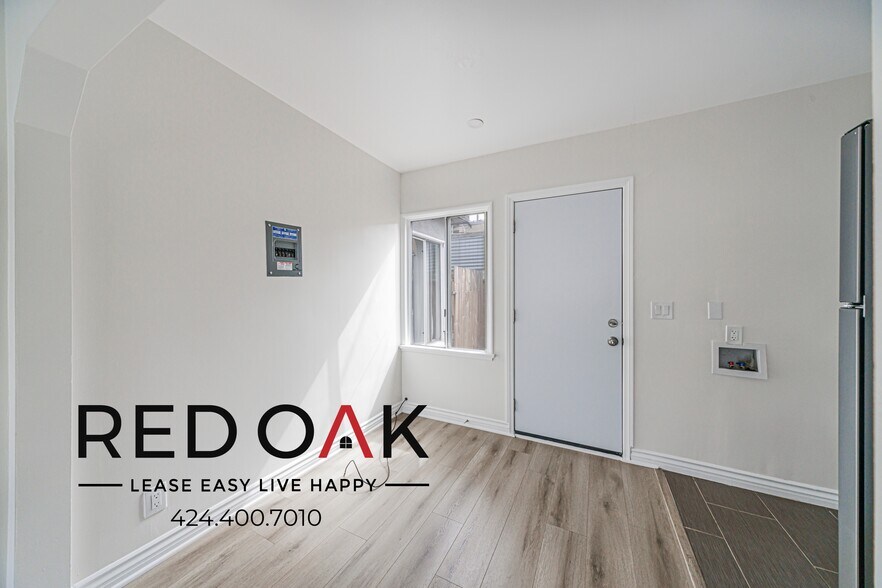 Building Photo - 4010 W 130th St